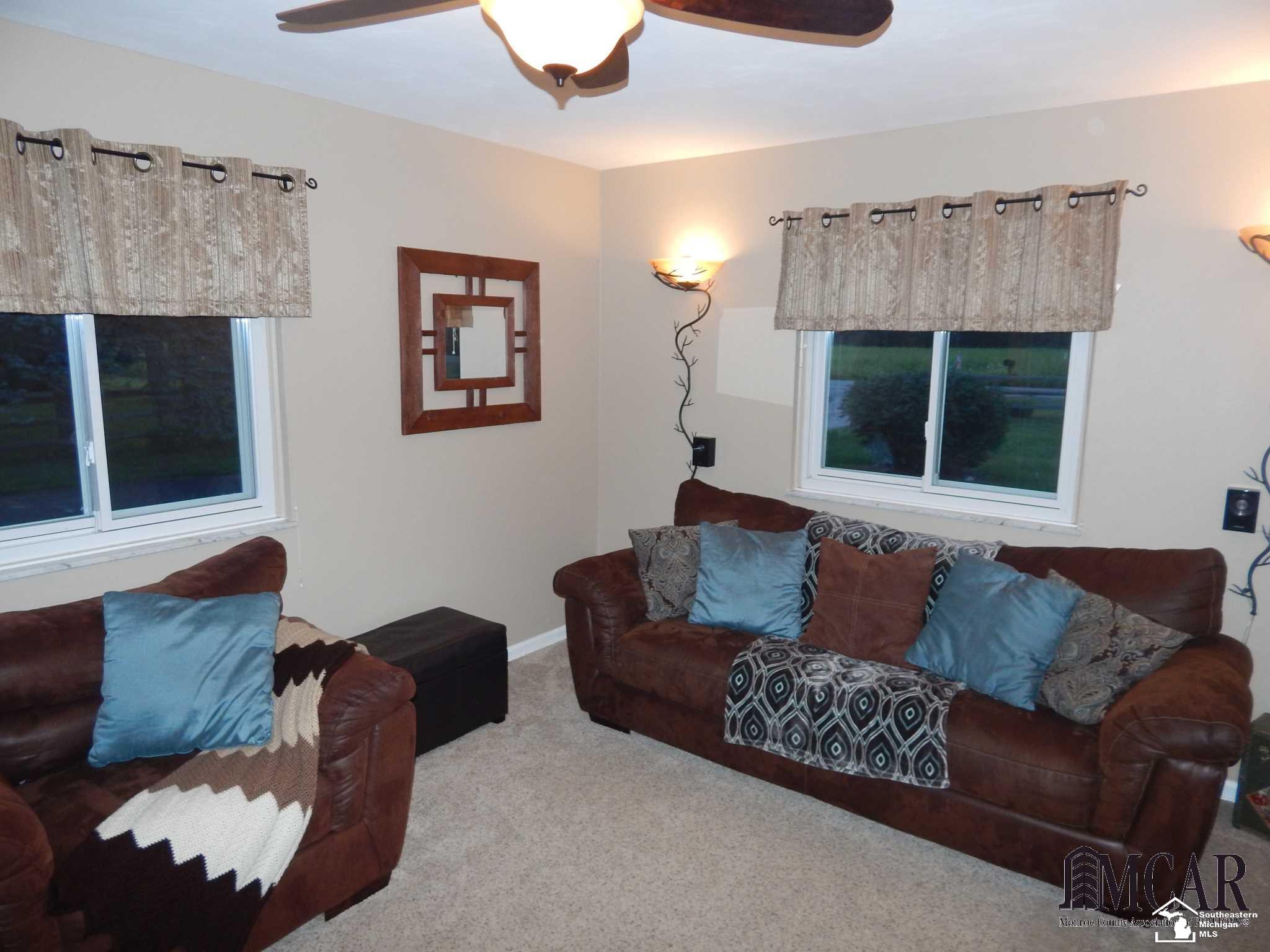 2755 West Temperance Road Temperance, MI 48182 - Photo 10 of 24 Family Room