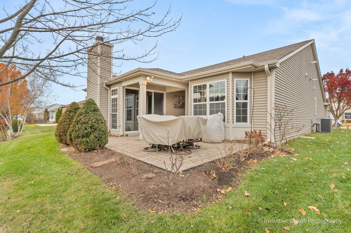 647 Tuscan View Drive Elgin, IL 60124 - Photo 3 of 24