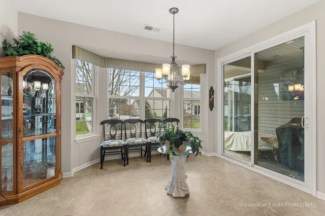 $560,000 | 647 Tuscan View Drive, Elgin, IL 60124