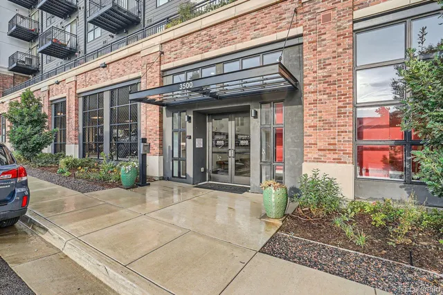 $1,950 | 3500 South Corona Street, Unit 407, Englewood, CO 80113