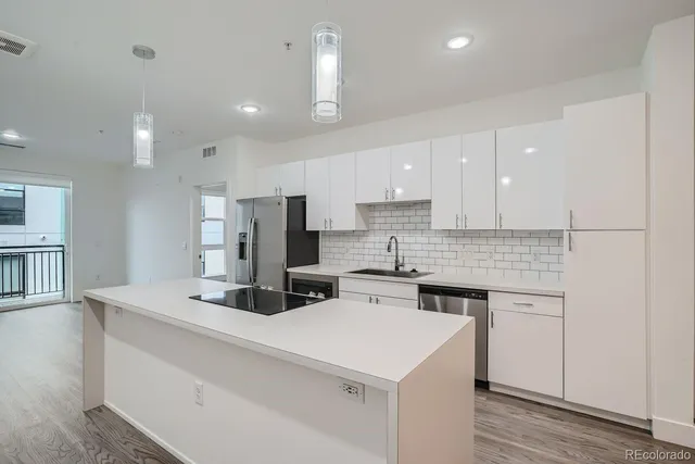 $1,950 | 3500 South Corona Street, Unit 407, Englewood, CO 80113