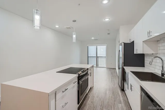 $1,950 | 3500 South Corona Street, Unit 407, Englewood, CO 80113