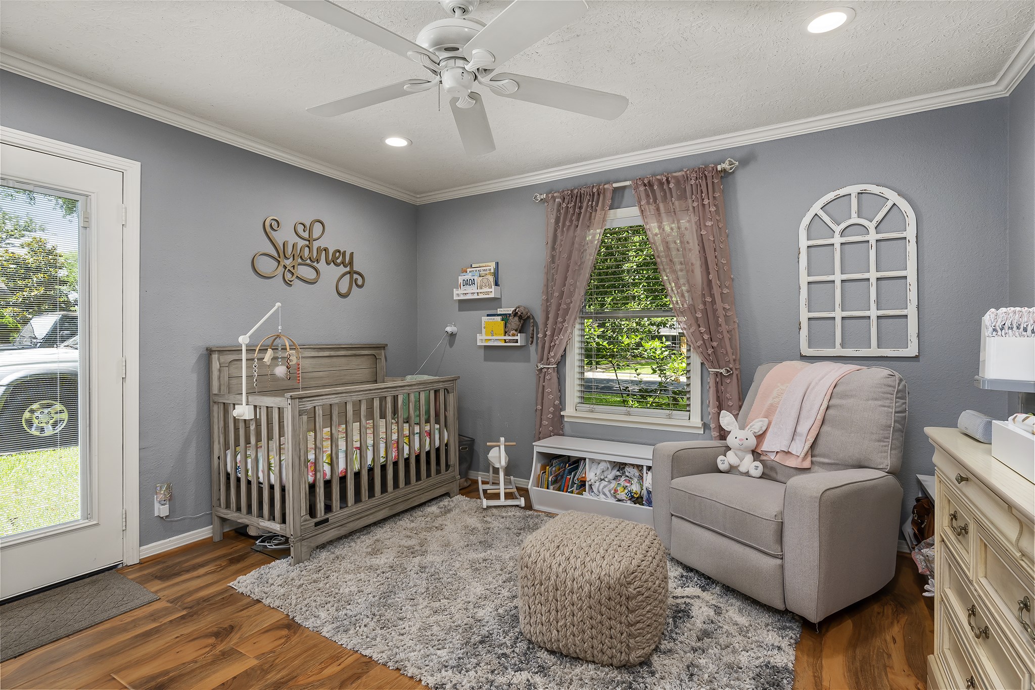 1034 Nashua Street Houston, TX 77008 - Photo 15 of 19 a living room with furniture and windows