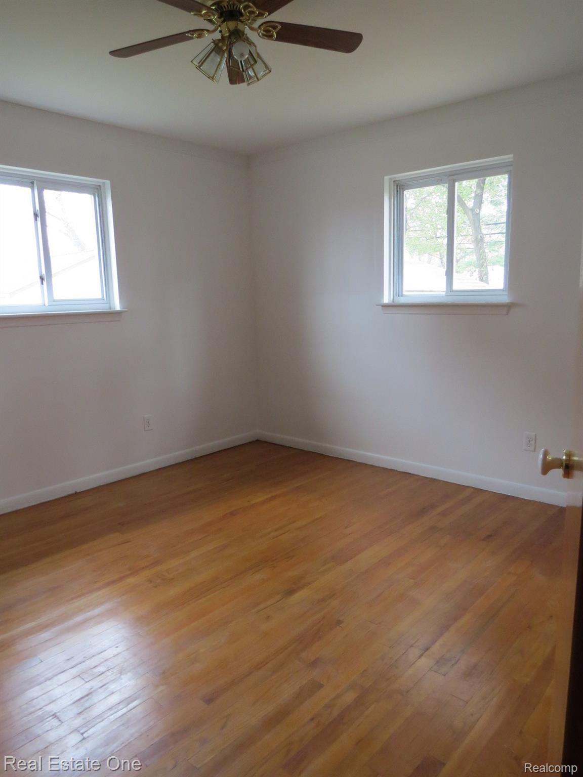 6515 Pelham Road Allen Park, MI 48101 - Photo 15 of 28 154.JPG
