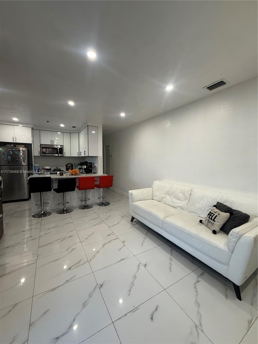 7500 Southwest 39th Street Miami, FL 33155 - Photo 2 of 7 Gallery Image 2