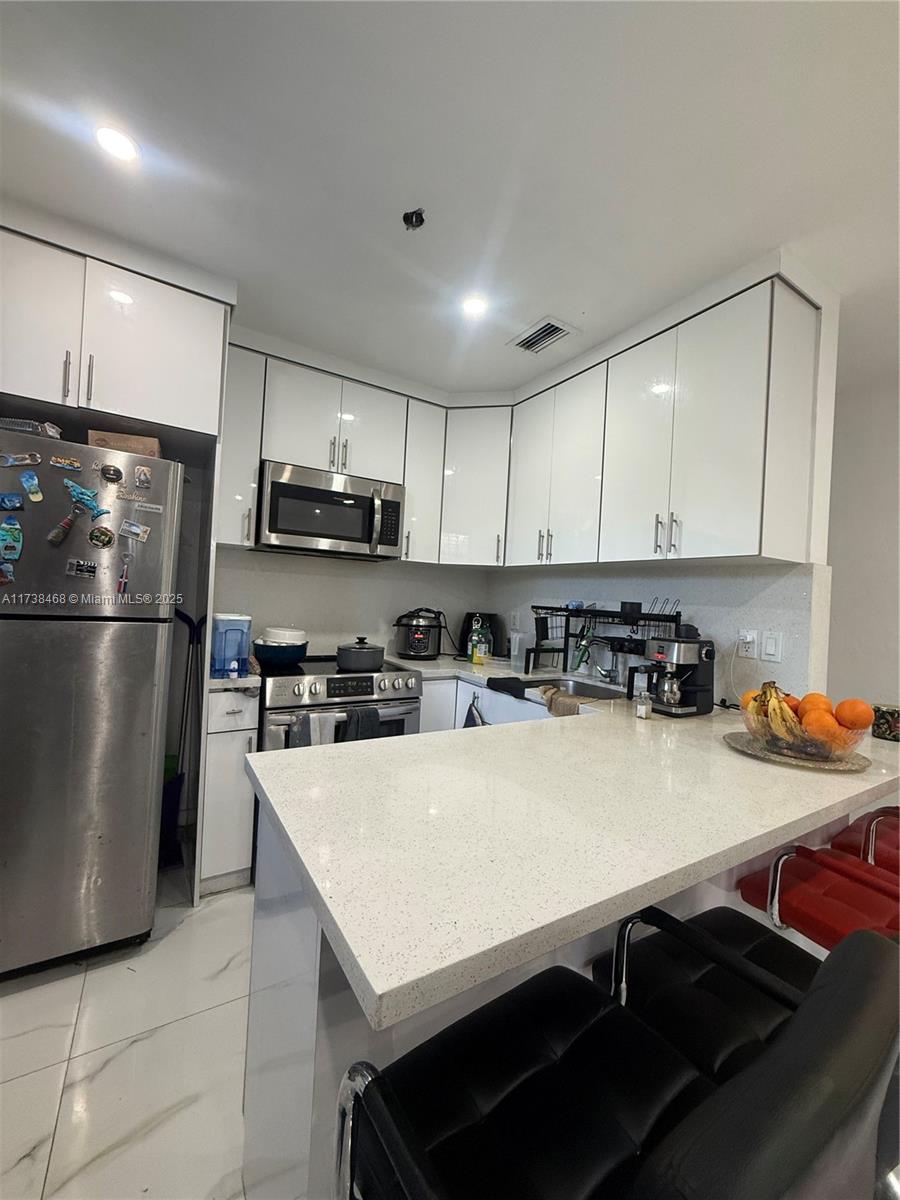 7500 Southwest 39th Street Miami, FL 33155 - Photo 4 of 7 Gallery Image 4