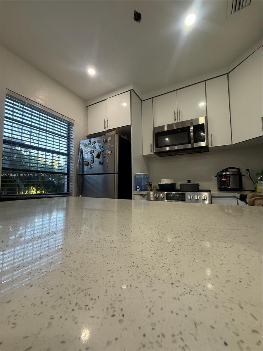 7500 Southwest 39th Street Miami, FL 33155 - Photo 6 of 7 Gallery Image 6