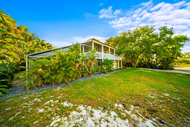 $949,999 | 3900 Northeast Cheri Drive, Jensen Beach, FL 34957