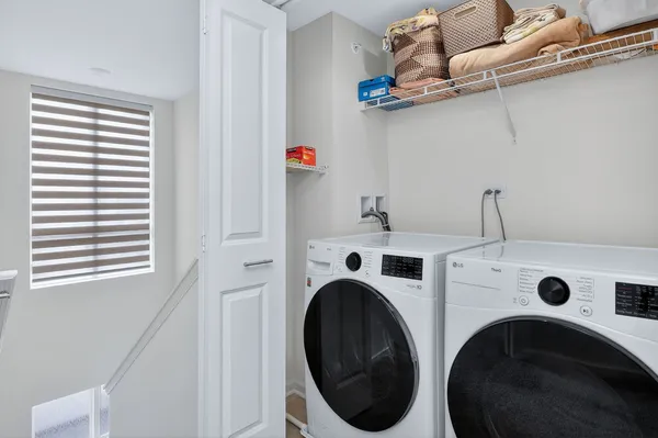 $3,600 | 2213 Venture Drive, Schaumburg, IL 60173