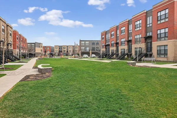 $3,600 | 2213 Venture Drive, Schaumburg, IL 60173