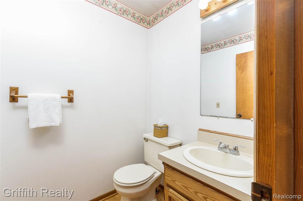 9217 Riverside Drive Brighton, MI 48116 - Photo 19 of 41
