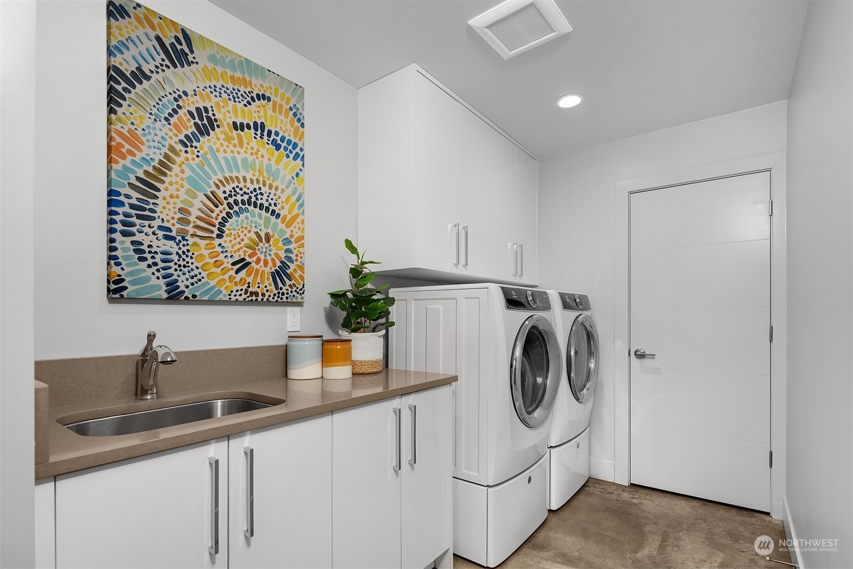 4312 West Cramer Street Seattle, WA 98199 - Photo 33 of 40 a utility room with dryer and washer