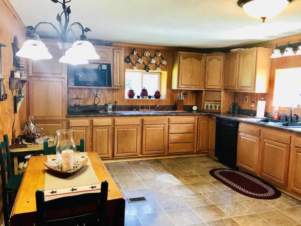 124 Morris Hill Road Covington, VA 24426 - Photo 11 of 60 Kitchen