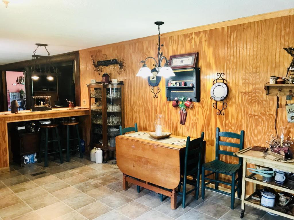 124 Morris Hill Road Covington, VA 24426 - Photo 15 of 60 Dining Area