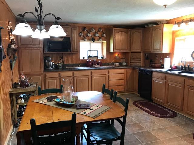 124 Morris Hill Road Covington, VA 24426 - Photo 16 of 60 Dining Area