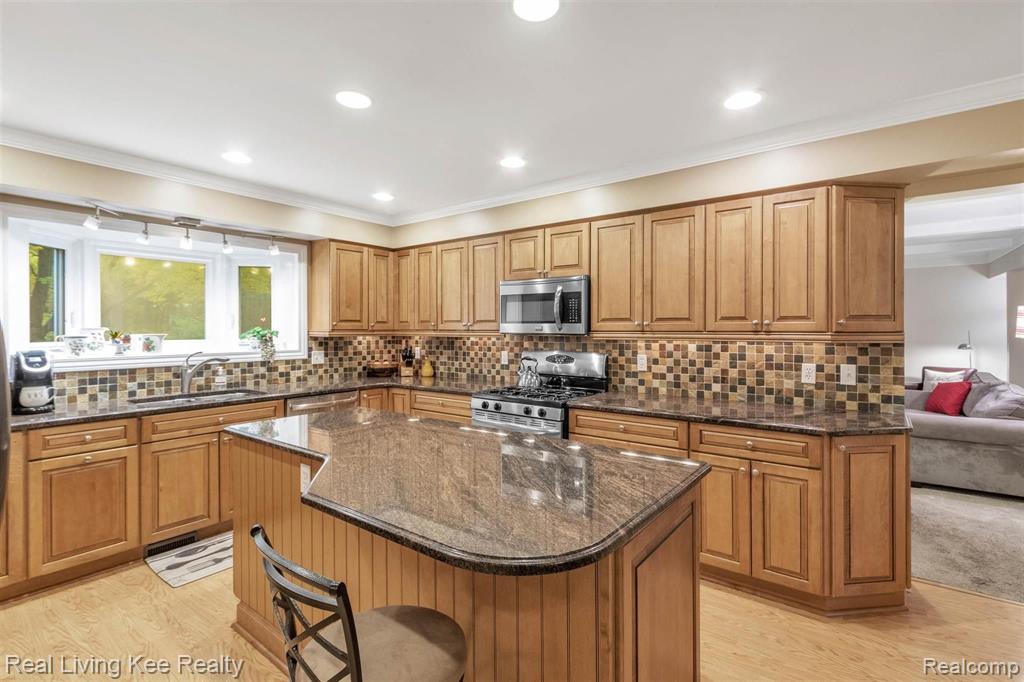 3971 Hidden Creek Court Rochester Hills, MI 48309 - Photo 13 of 42