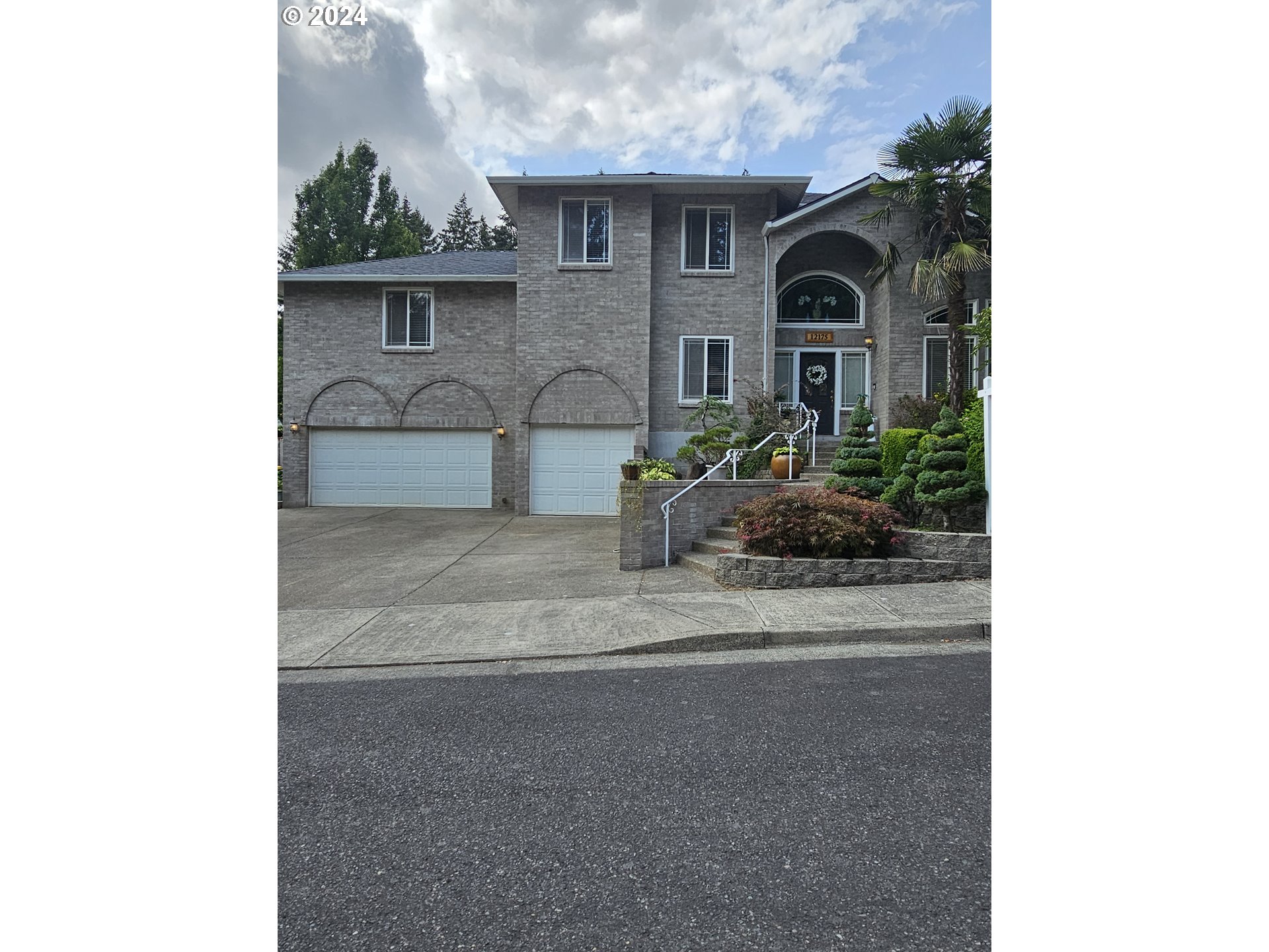 12175 Southwest Sheldrake Way Beaverton, OR 97007 - Photo 3 of 47 Gallery Image 3