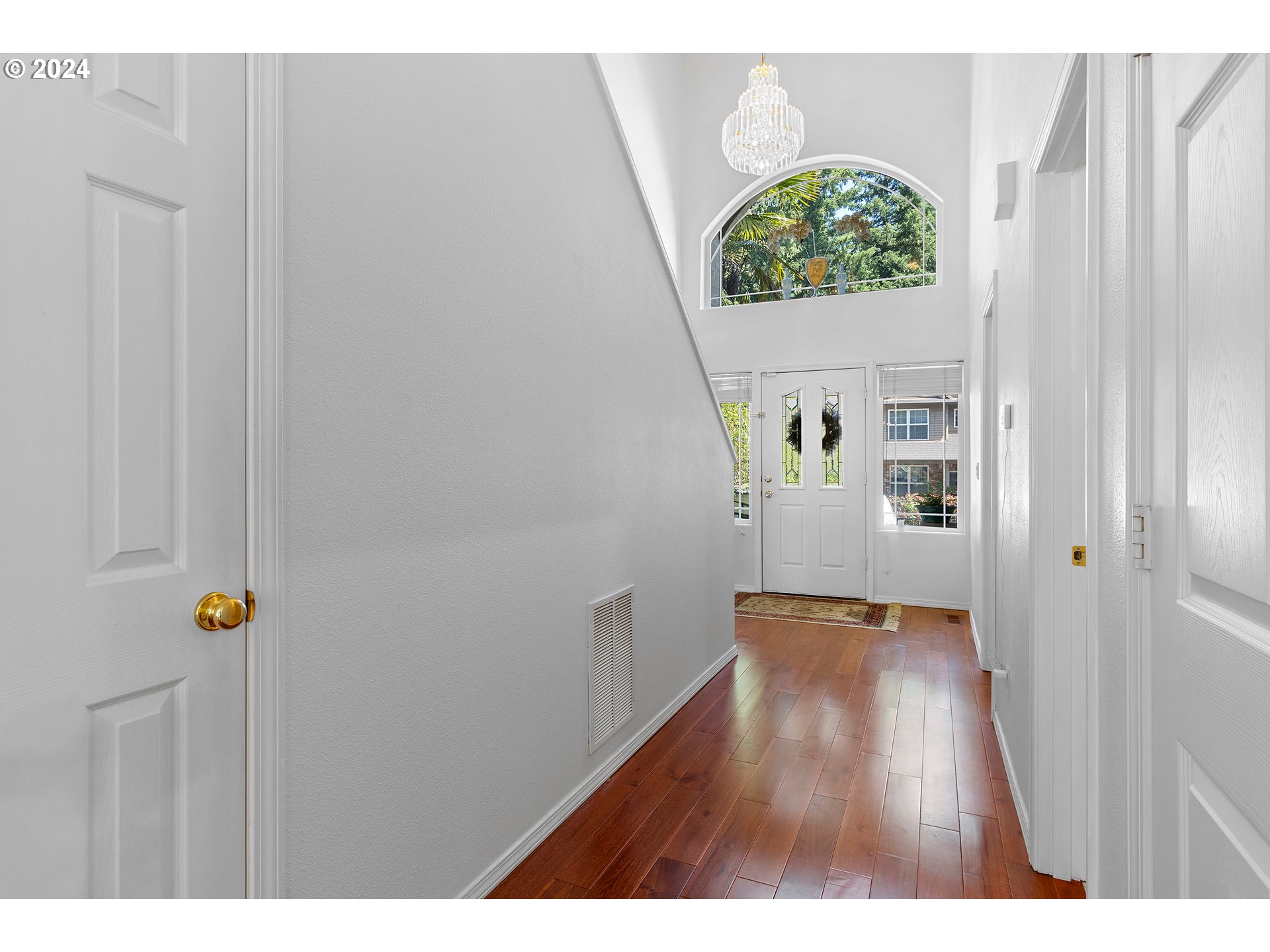 12175 Southwest Sheldrake Way Beaverton, OR 97007 - Photo 6 of 47 Hallway