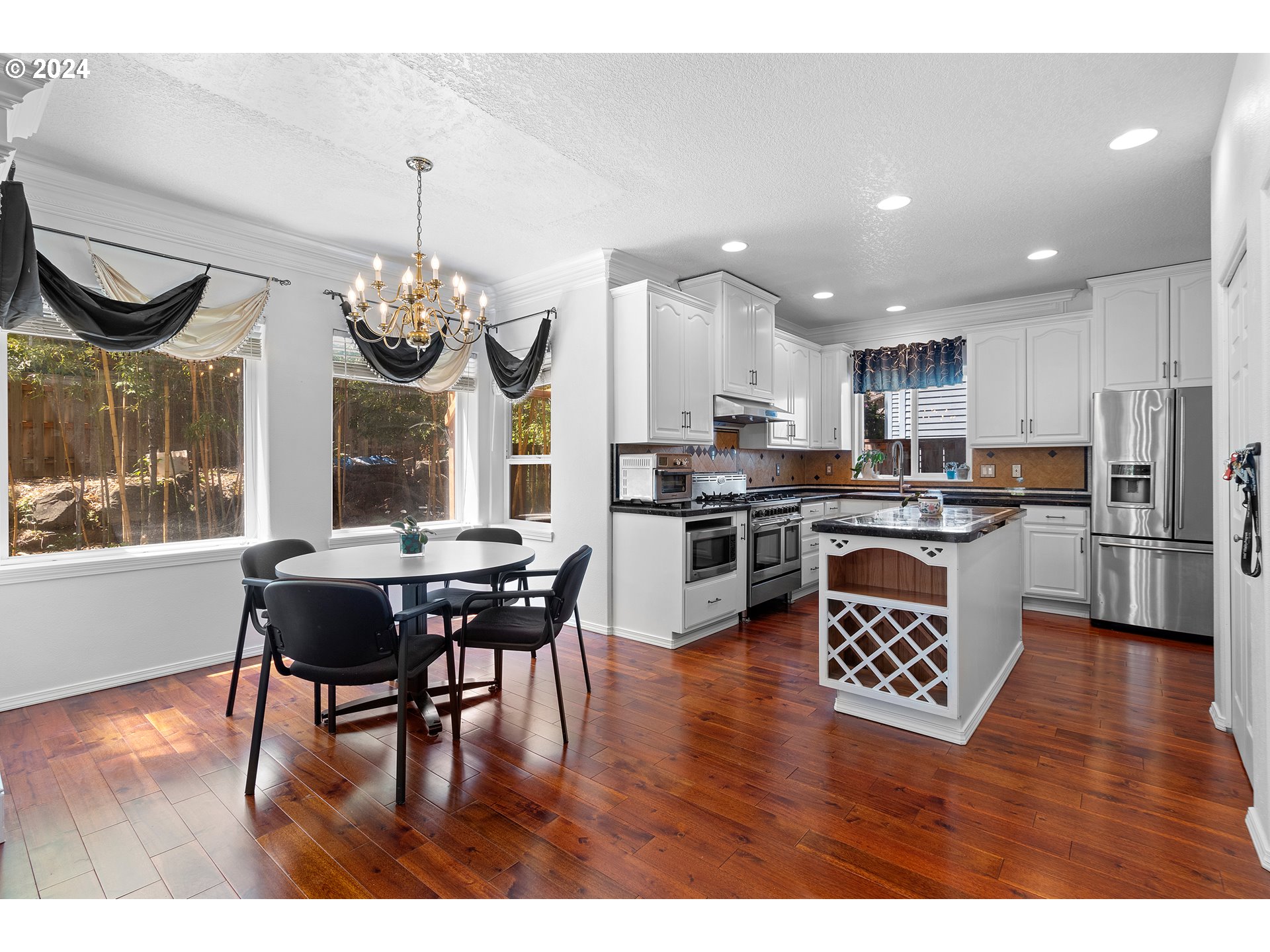 12175 Southwest Sheldrake Way Beaverton, OR 97007 - Photo 10 of 47 Kitchen/Nook