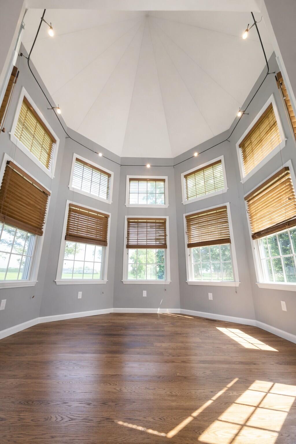 6640 Wolf Lake Road Jackson, MI 49201 - Photo 6 of 22 office_sunroom