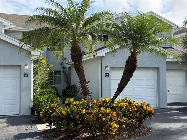 $2,750 | 2571 Citrus Lake Drive, Unit B202, Naples, FL 34109