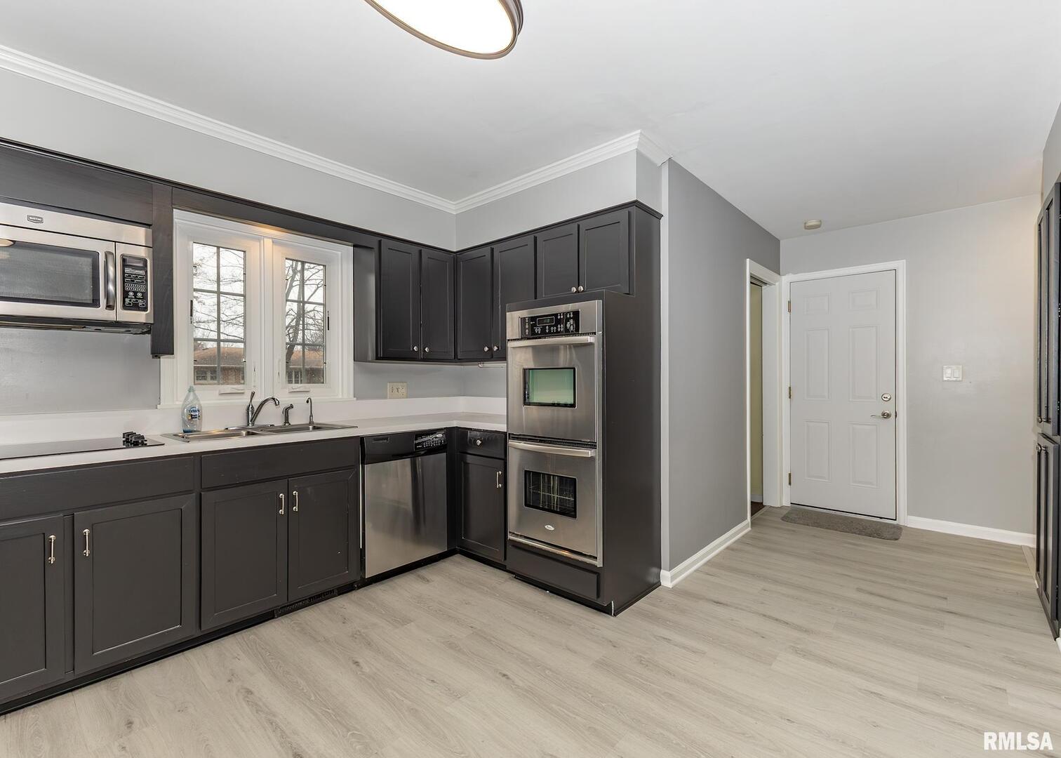 3907 44th Street Rock Island, IL 61201 - Photo 7 of 23