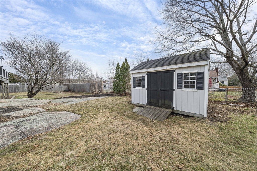30 Donna Road Weymouth, MA 02190 - Photo 40 of 42