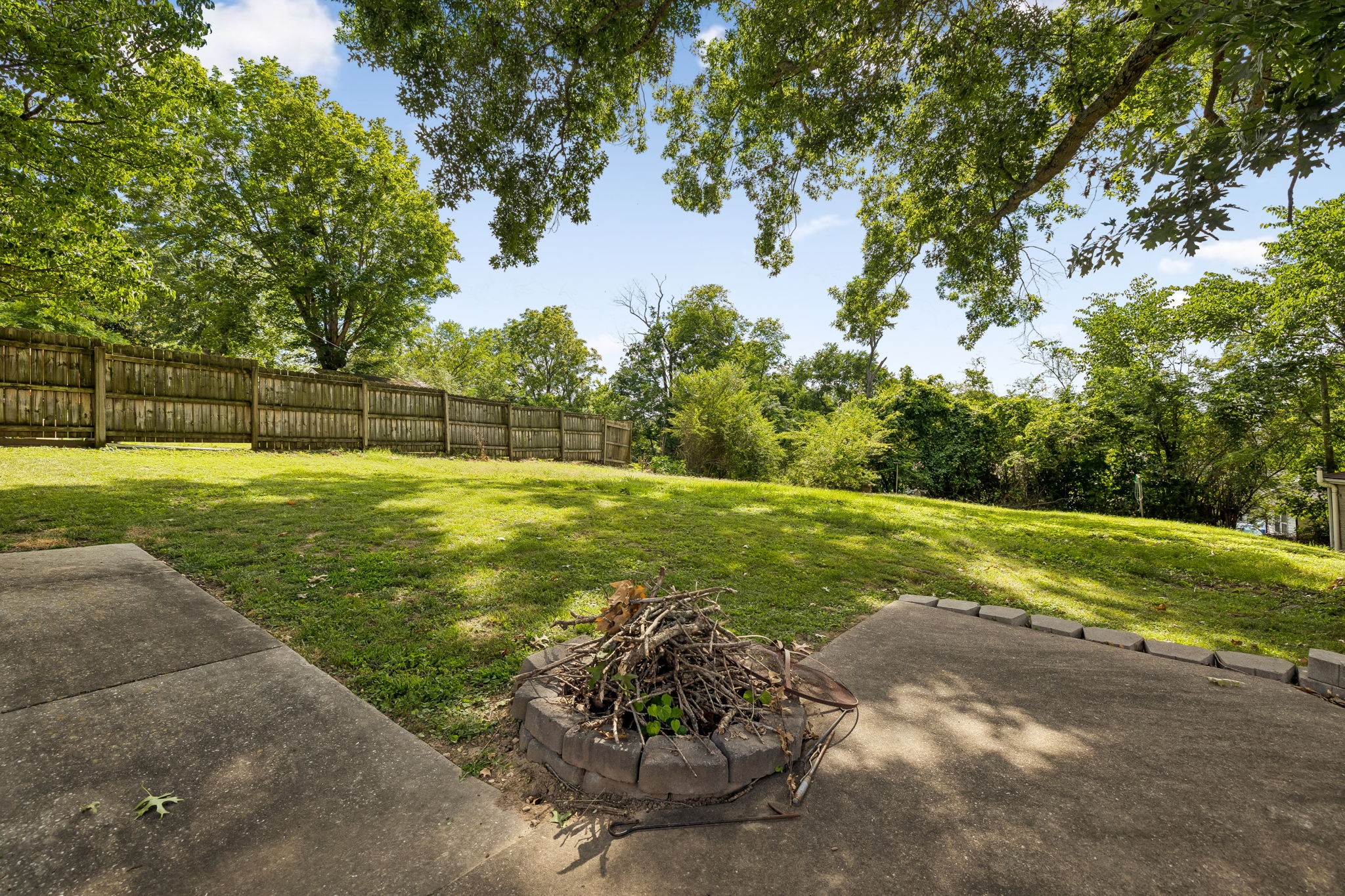 313 Cullum Street Carthage, TN 37030 - Photo 52 of 60 a view of a golf course with a tree
