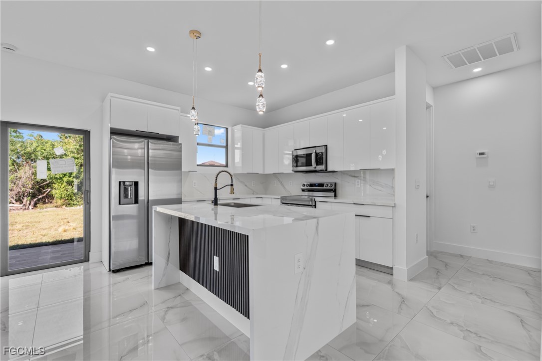 3408 20th Street Southwest Lehigh Acres, FL 33976 - Photo 12 of 28