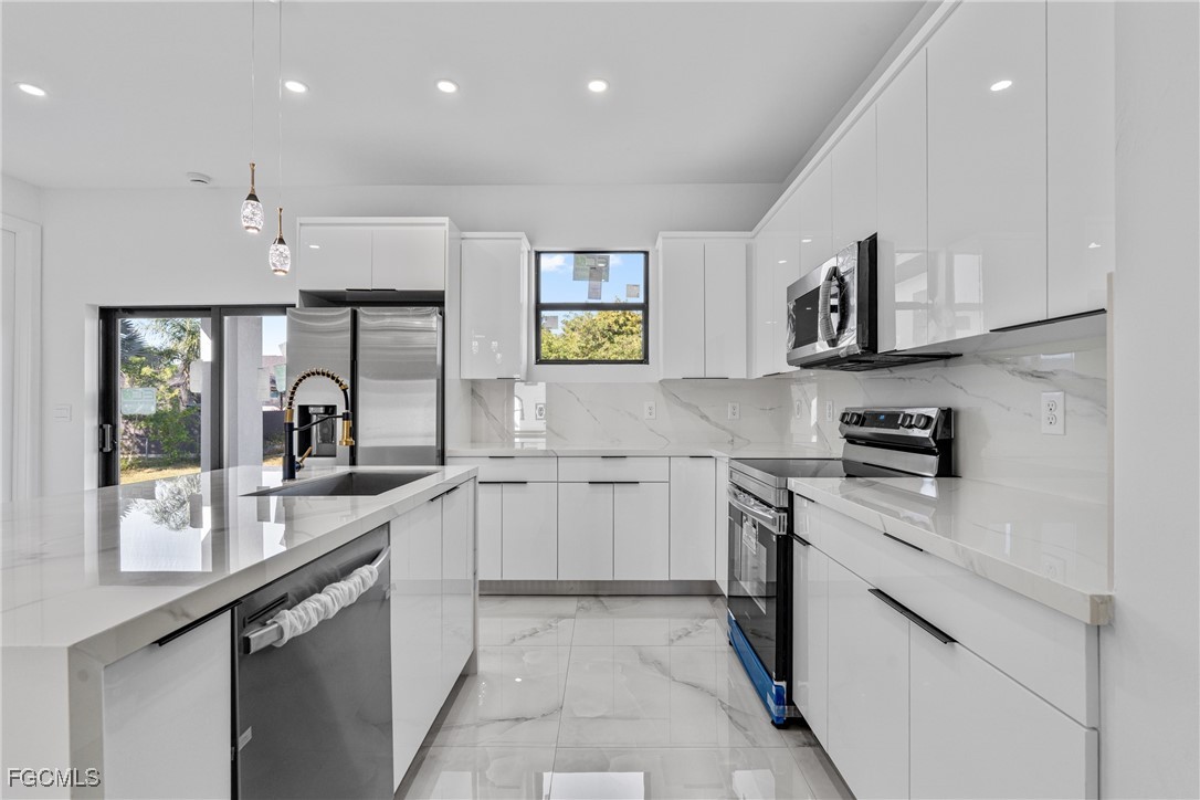 3408 20th Street Southwest Lehigh Acres, FL 33976 - Photo 13 of 28