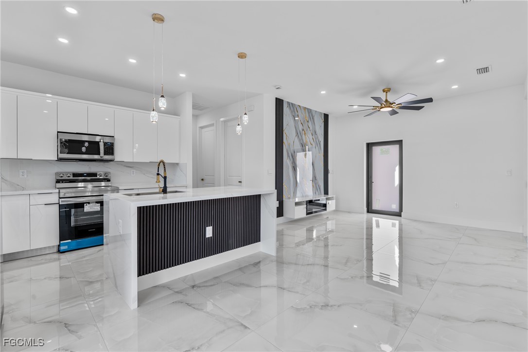 3408 20th Street Southwest Lehigh Acres, FL 33976 - Photo 9 of 28