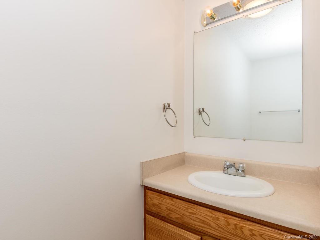 205 Pembrook Road Swannanoa, NC 28778 - Photo 24 of 34 Gallery Image 24