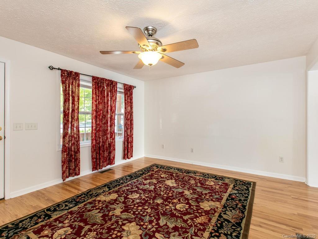 205 Pembrook Road Swannanoa, NC 28778 - Photo 6 of 34 Gallery Image 6
