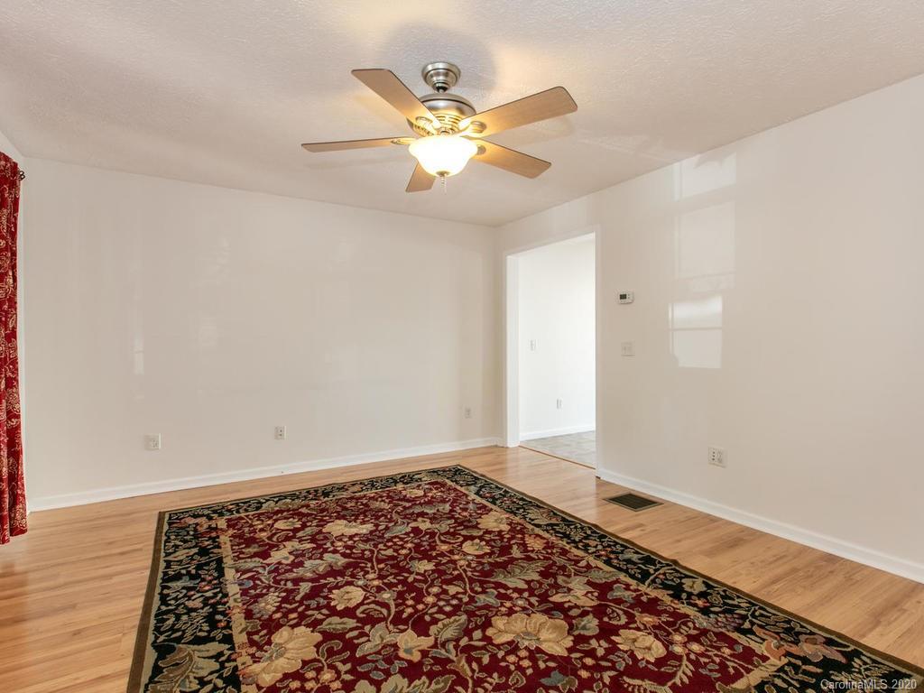 205 Pembrook Road Swannanoa, NC 28778 - Photo 7 of 34 Gallery Image 7