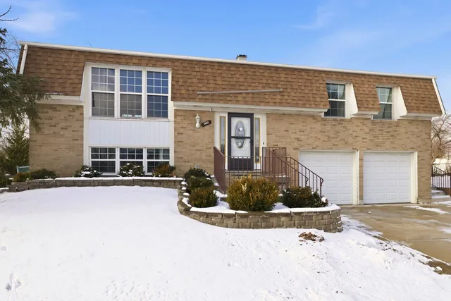 $549,900 | 1432 Mitchell Trail, Elk Grove Village, IL 60007