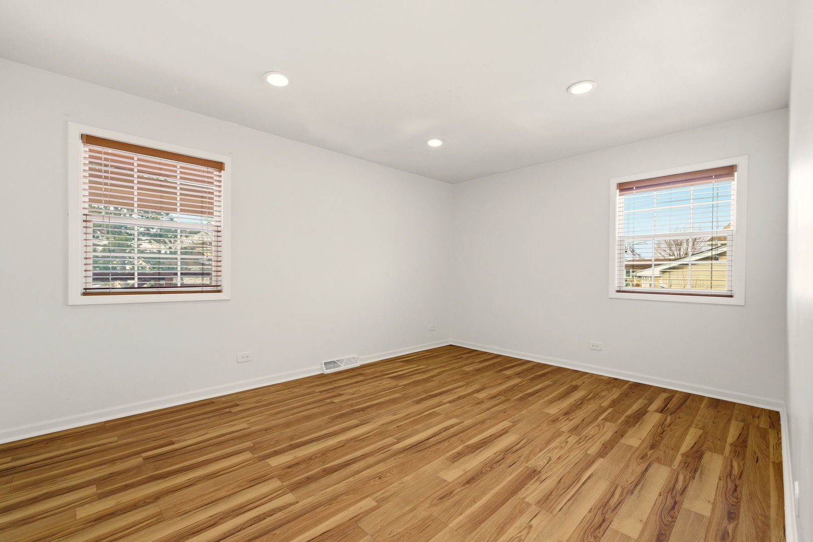 1432 Mitchell Trail Elk Grove Village, IL 60007 - Photo 17 of 34