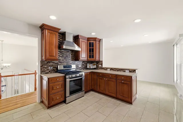 $529,900 | 1432 Mitchell Trail, Elk Grove Village, IL 60007