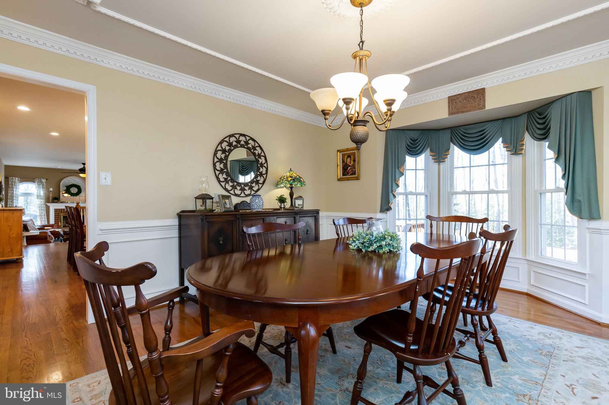 13080 Pershing Drive Manassas, VA 20112 - Photo 23 of 56 Easy access from formal dining to kitchen