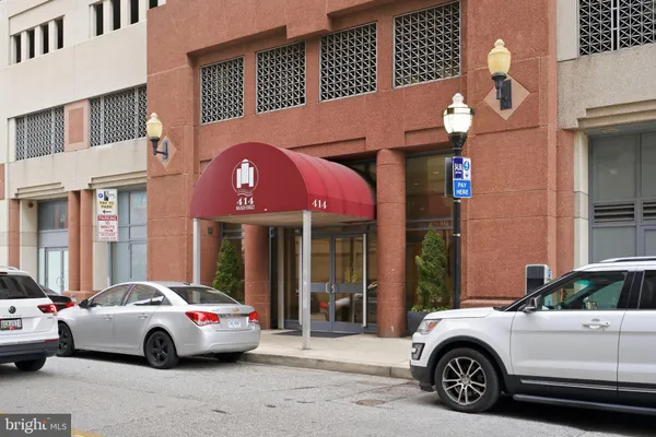 a car parked in front of a building