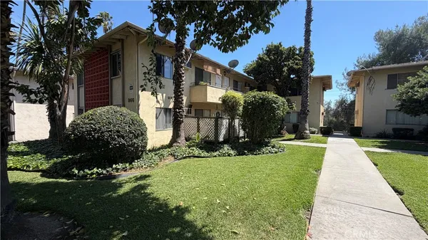 $2,000 | 866 West El Repetto Drive, Unit B, Monterey Park, CA 91754