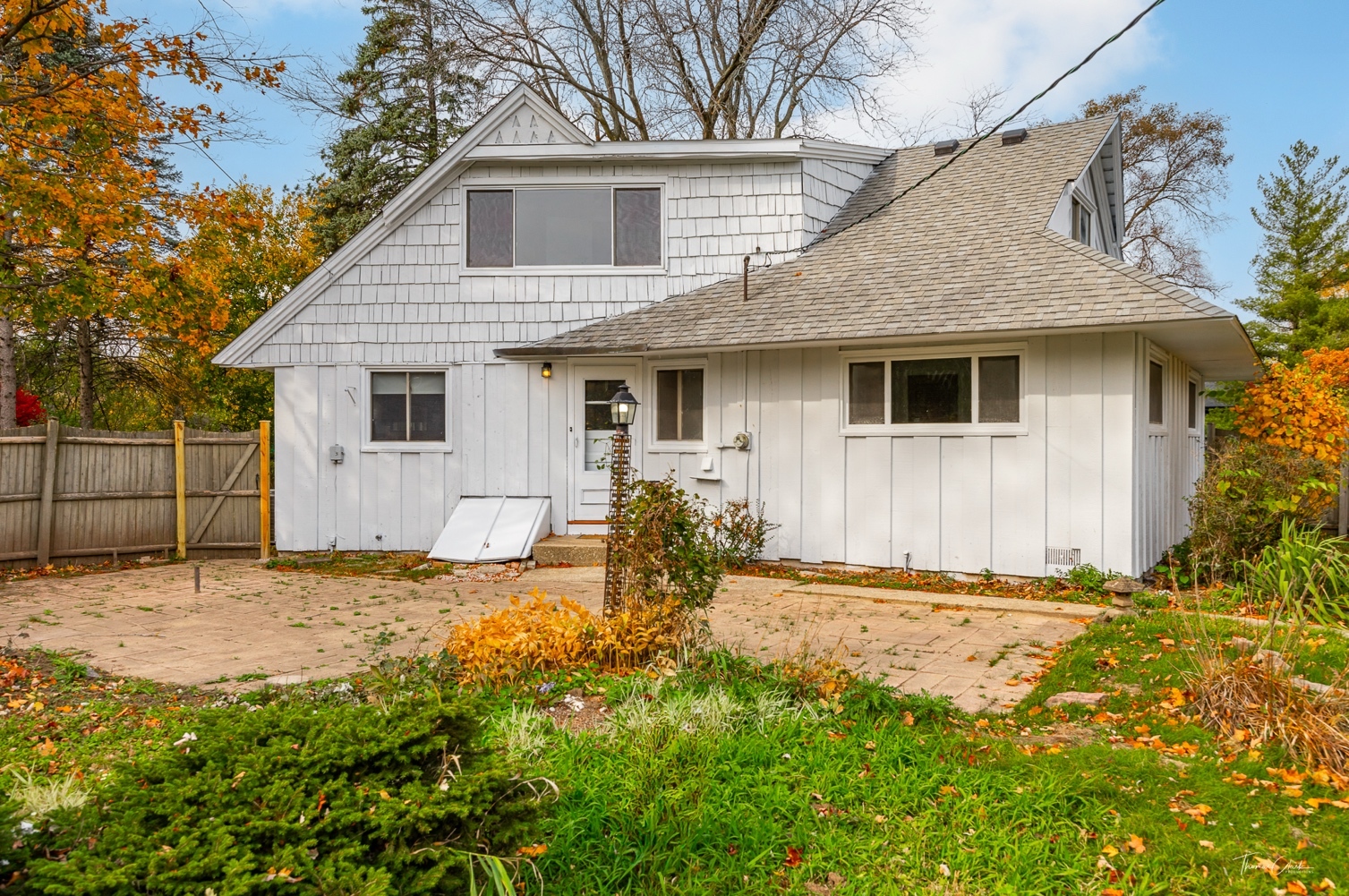 853 Cramer Court Willowbrook, IL 60527 - Photo 12 of 32 a view of a house with yard