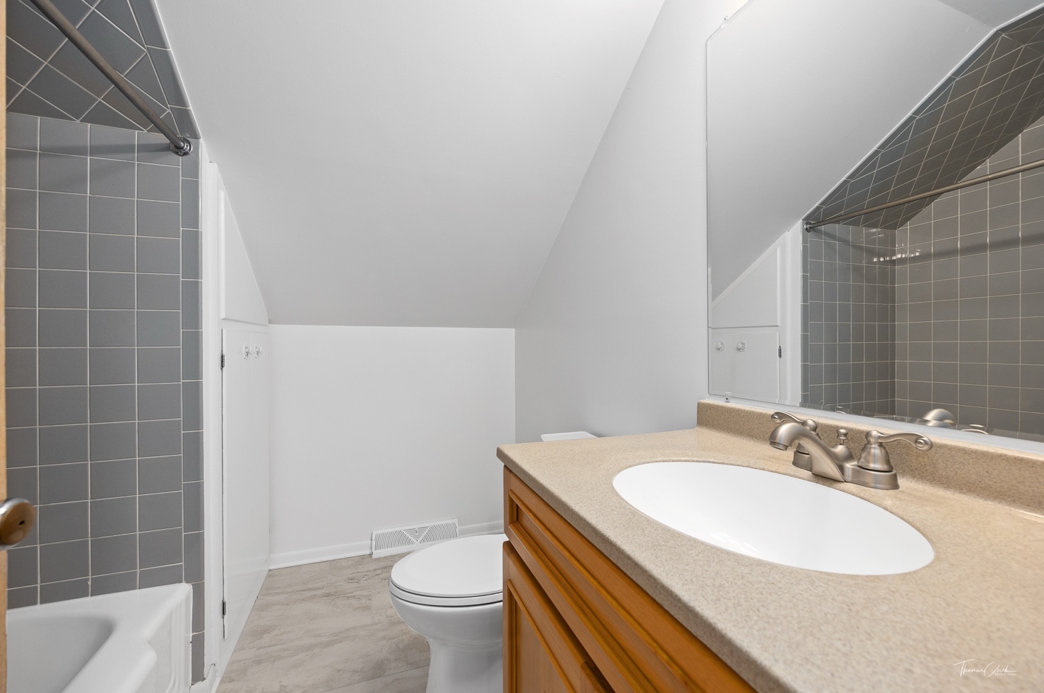 853 Cramer Court Willowbrook, IL 60527 - Photo 29 of 32 a bathroom with a sink toilet and shower