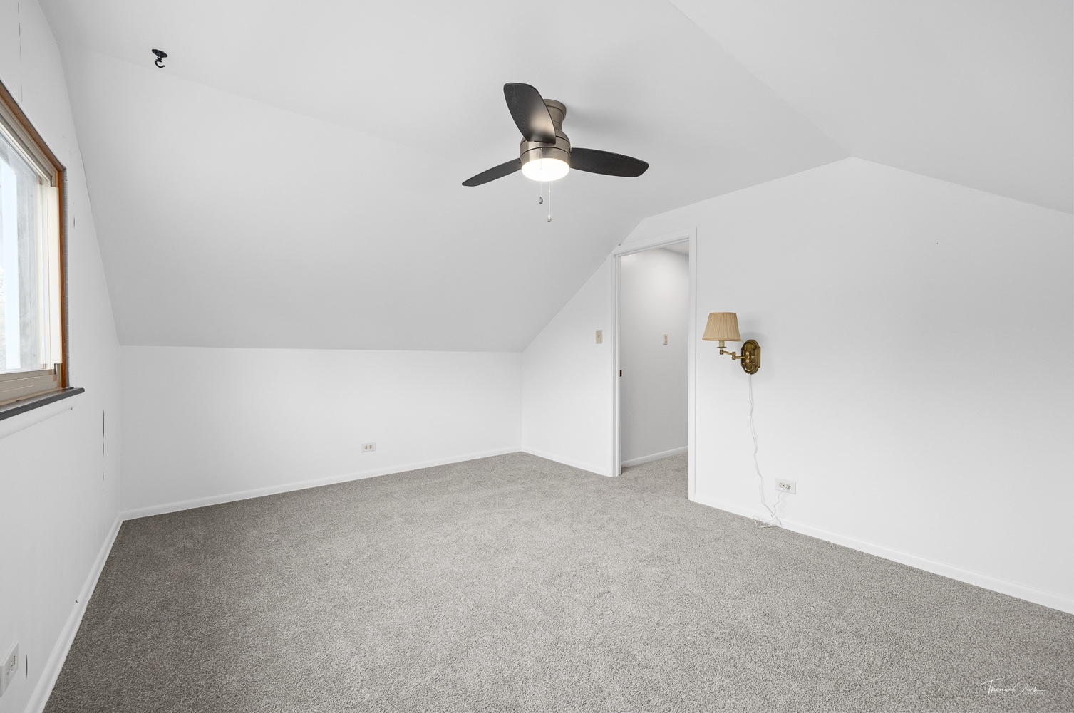 853 Cramer Court Willowbrook, IL 60527 - Photo 32 of 32 a view of empty room with ceiling fan