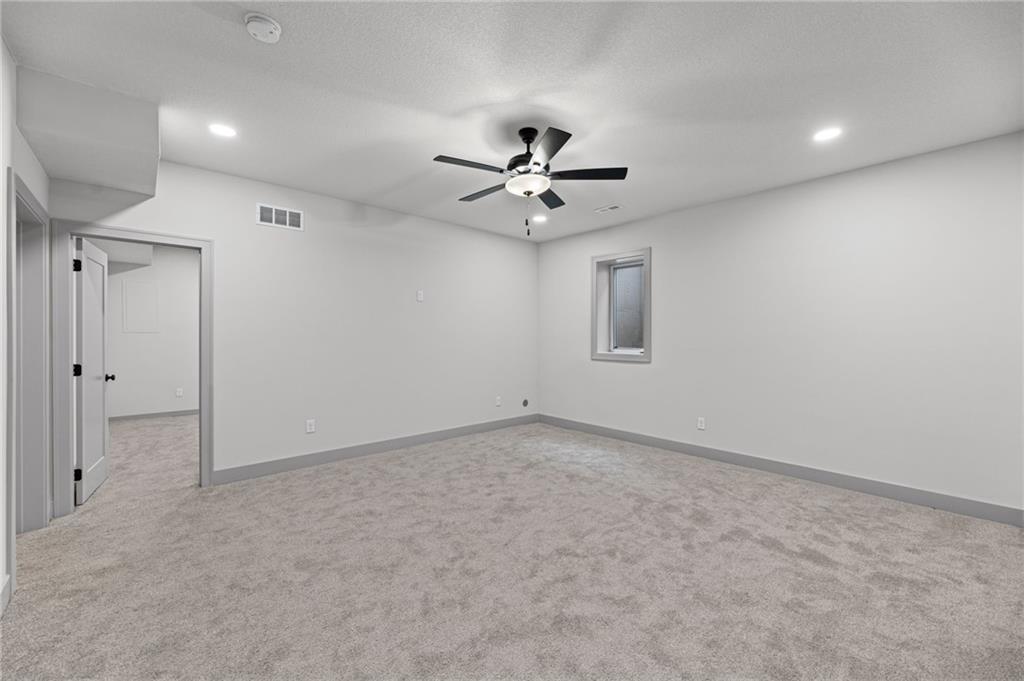4915 146th Street Basehor, KS 66007 - Photo 27 of 48