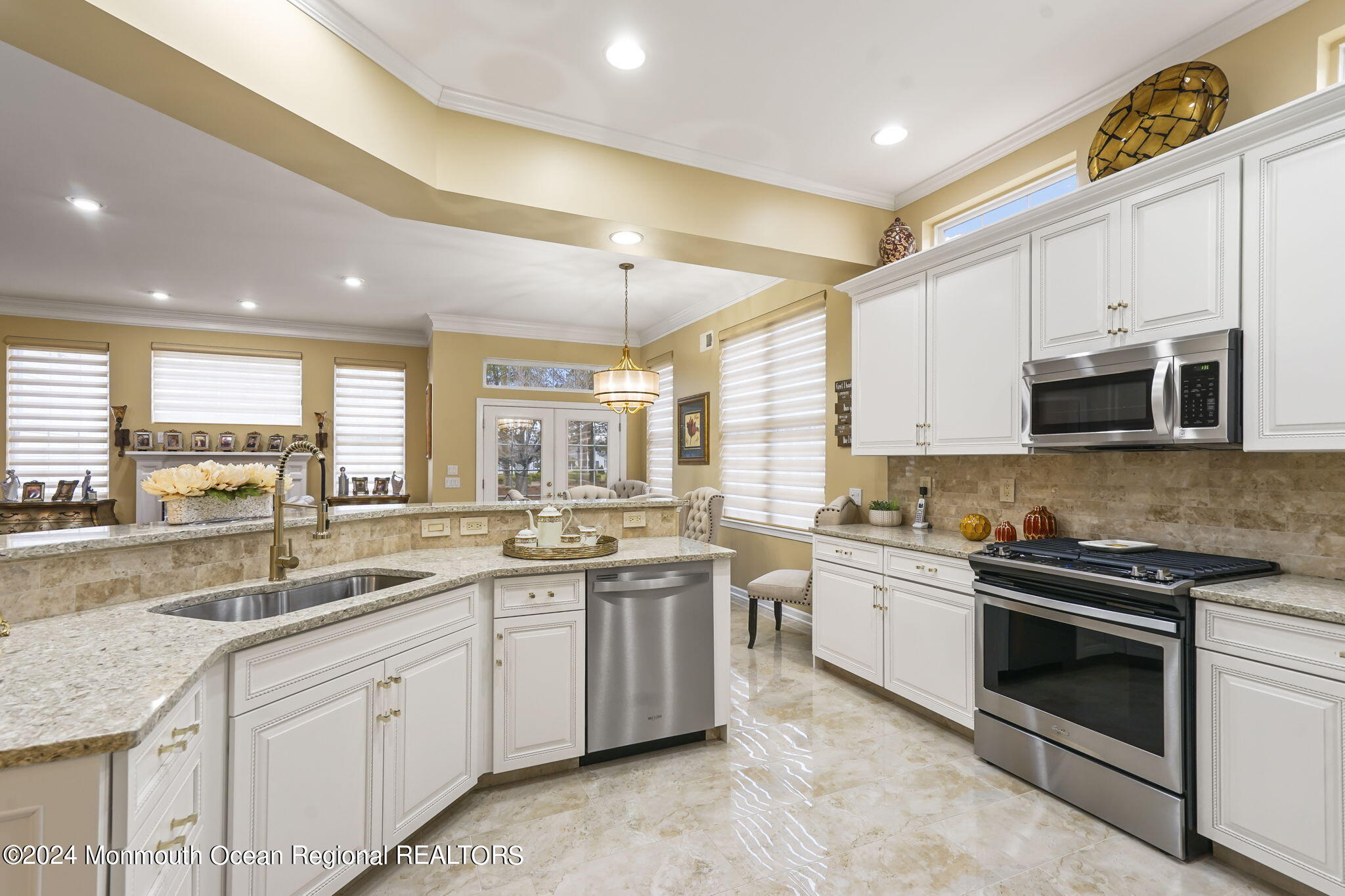 32 Inverness Lane Jackson, NJ 08527 - Photo 30 of 44 Kitchen