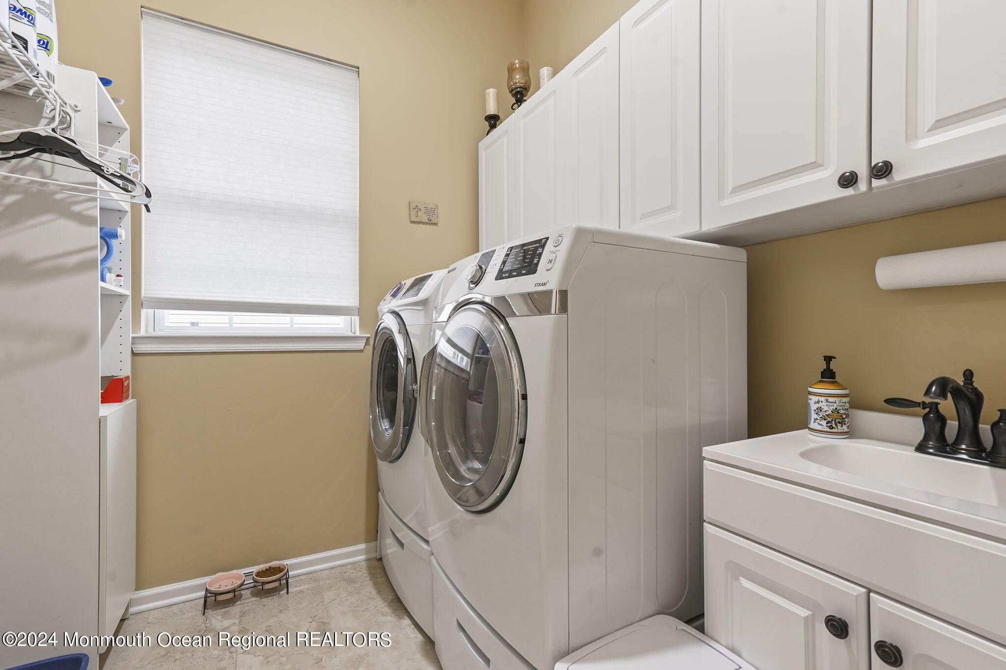32 Inverness Lane Jackson, NJ 08527 - Photo 31 of 44 Laundry Room