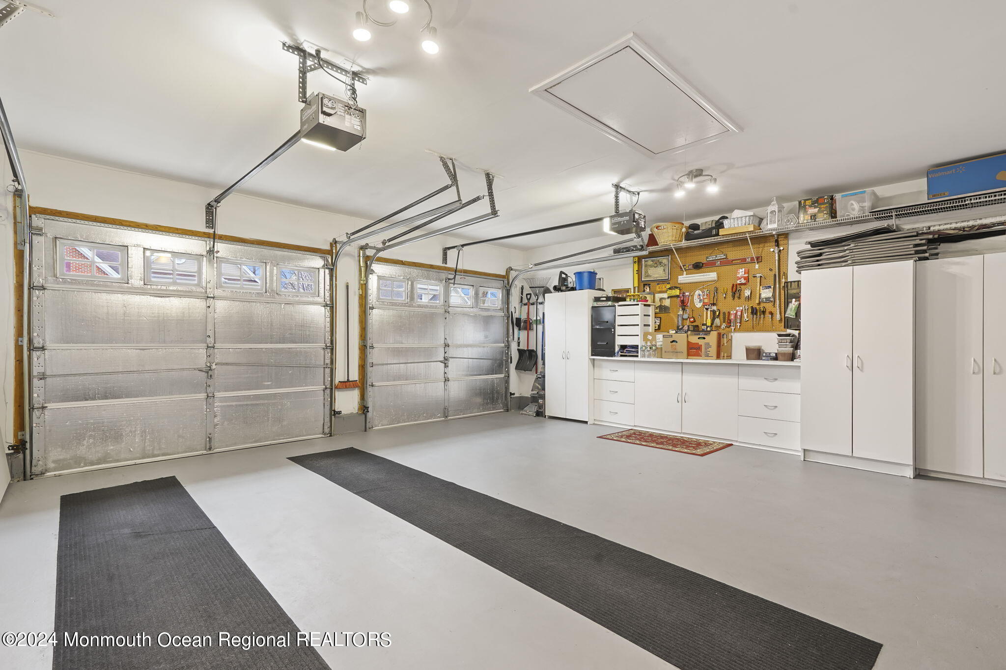 32 Inverness Lane Jackson, NJ 08527 - Photo 32 of 44 Garage