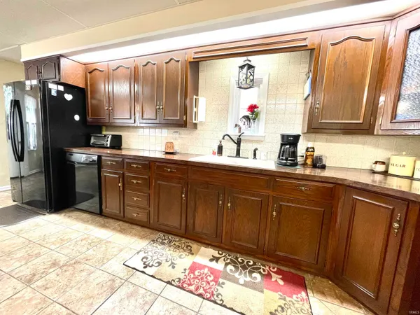 $1,250,000 | 591 East 400th Street South, Kokomo, IN 46902