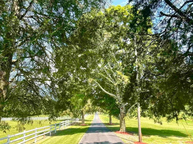 $1,250,000 | 591 East 400th Street South, Kokomo, IN 46902