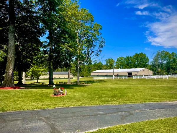 $1,250,000 | 591 East 400th Street South, Kokomo, IN 46902